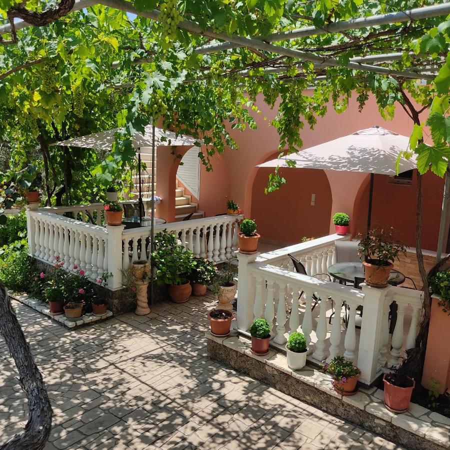 Nikolaou Thomas House Apartment Parga Exterior photo
